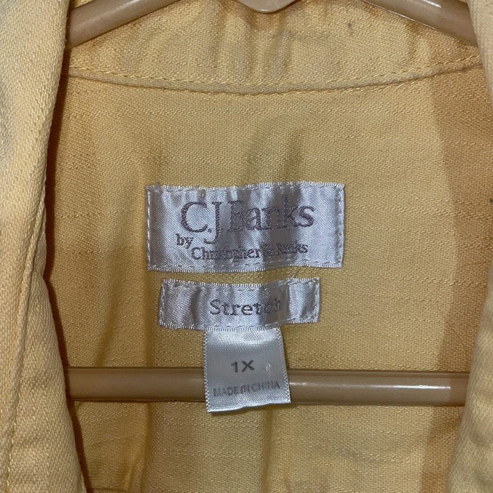 Size 1X Women's C J Banks by Christopher Banks Yellow Vest - Picture 3 of 4
